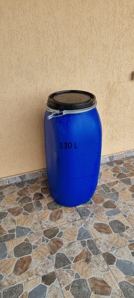 Butoi plastic cu capac si cerc 130 L,